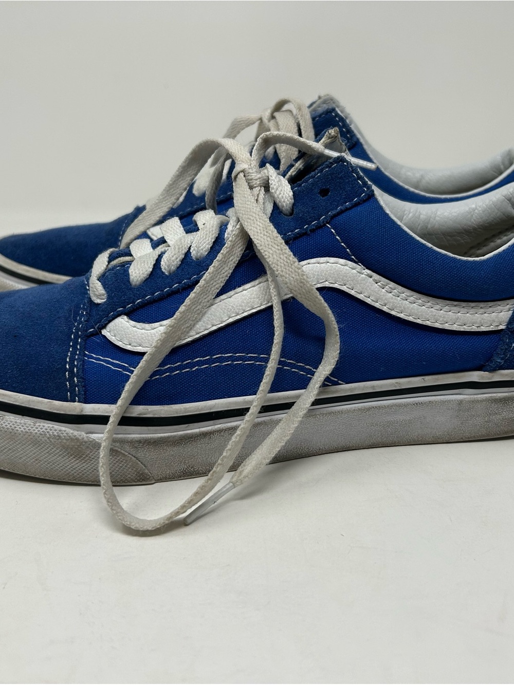 Classic Low-Top Vans Blue Canvas Skate Sneakers with White Stripe Size Men’s 7.5